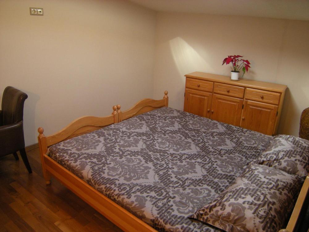 Room image 2