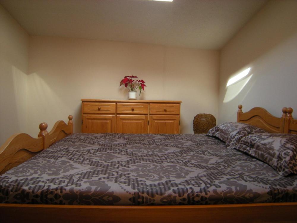 Room image 4