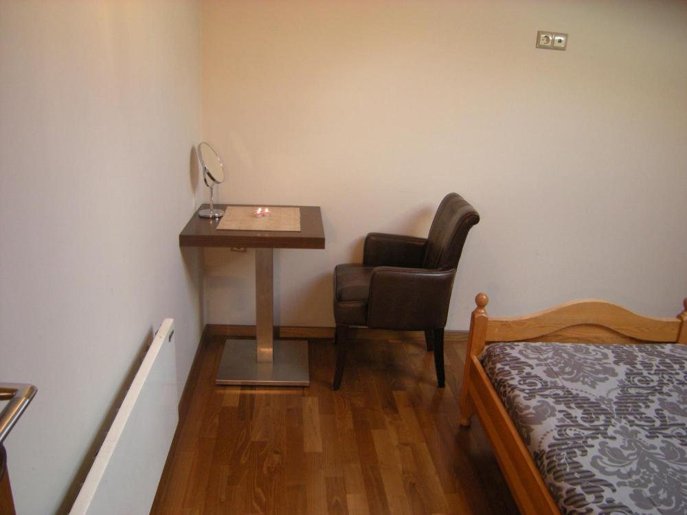 Room image 5