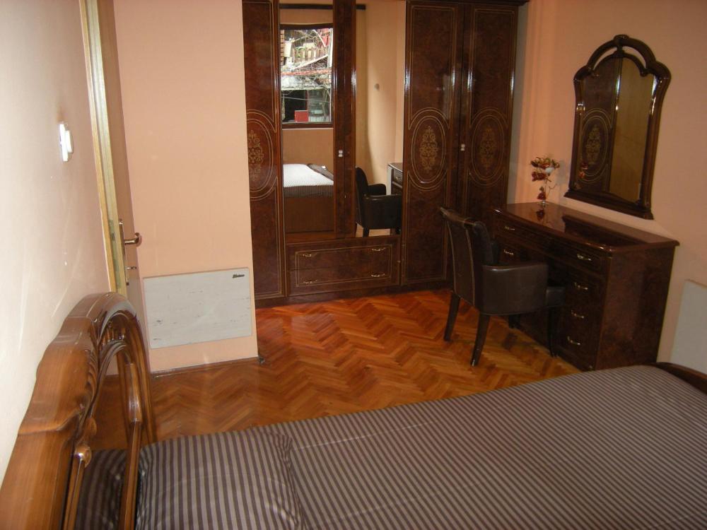 Room image 4